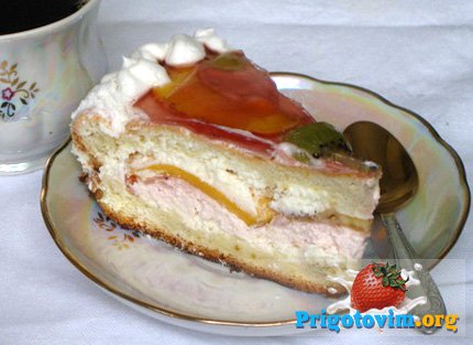 бисквитный торт с творогом и фруктами
